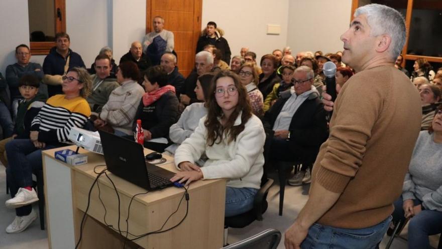 Un padrino de 97 años para el nuevo centro vecinal de A Choupana | FDV