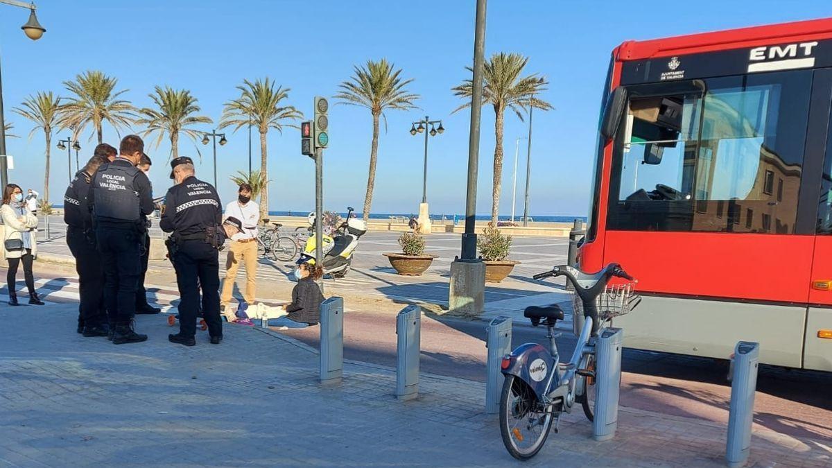 Un autobús atropella a un niño de cinco años en València