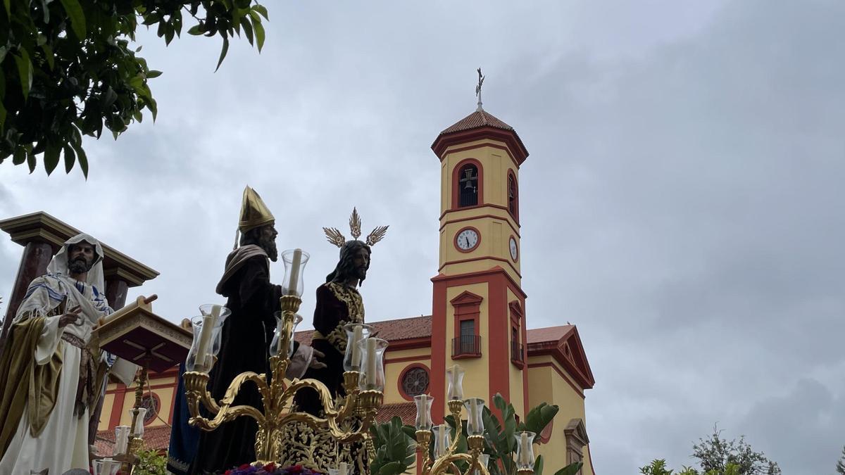Nuestro Padre Jesús de la Verdad procesiona por las calles de Carranque