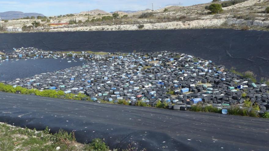 AHSA denuncia el abandono de centenares de productos fitosanitarios en el Camp d&#039;Elx