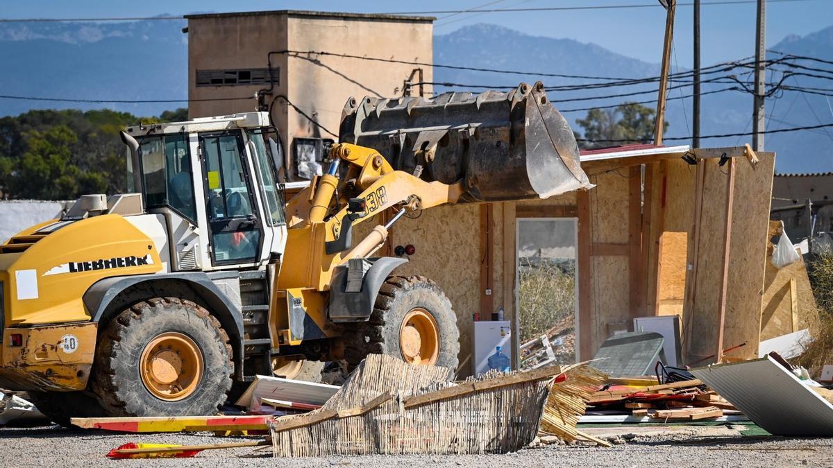 Así ha sido el derribo de construcciones ilegales en Son Banya