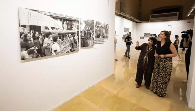 En imágenes | La Lonja de Zaragoza recorre la trayectoria de Pilar Aymerich, Premio Nacional de Fotografía