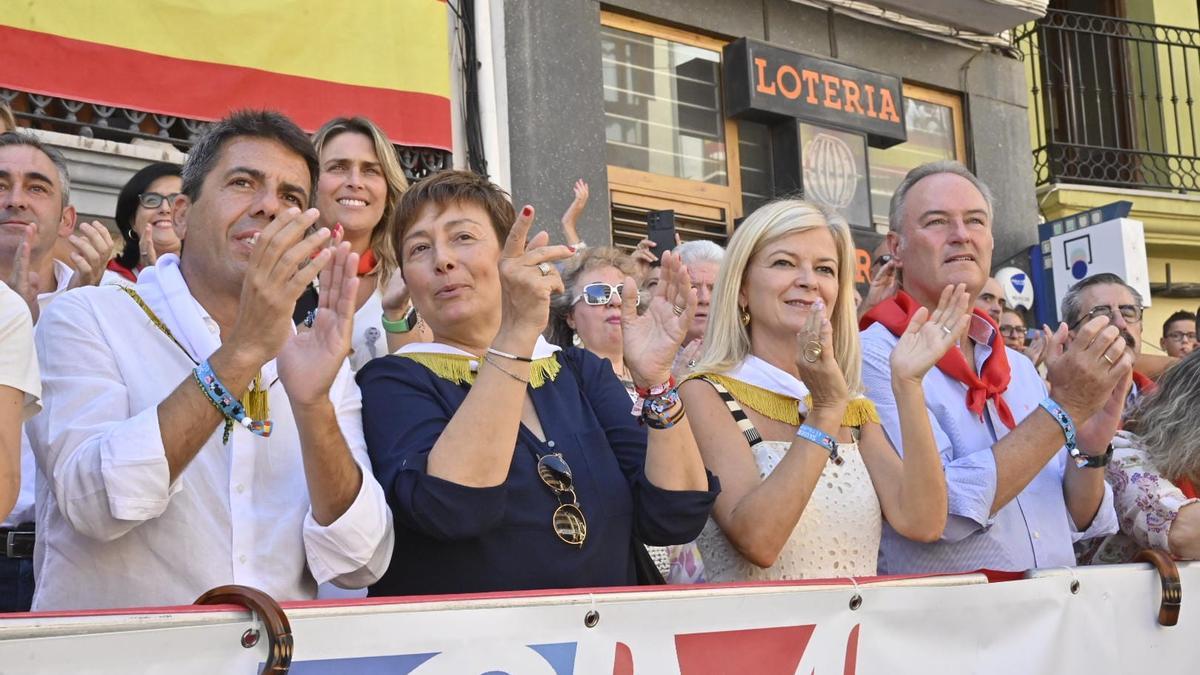 En primer plano, de izquierda a derecha, Carlos Mazón, Mª Carmen Climent, Gabriela Bravo y Alberto Fabra.