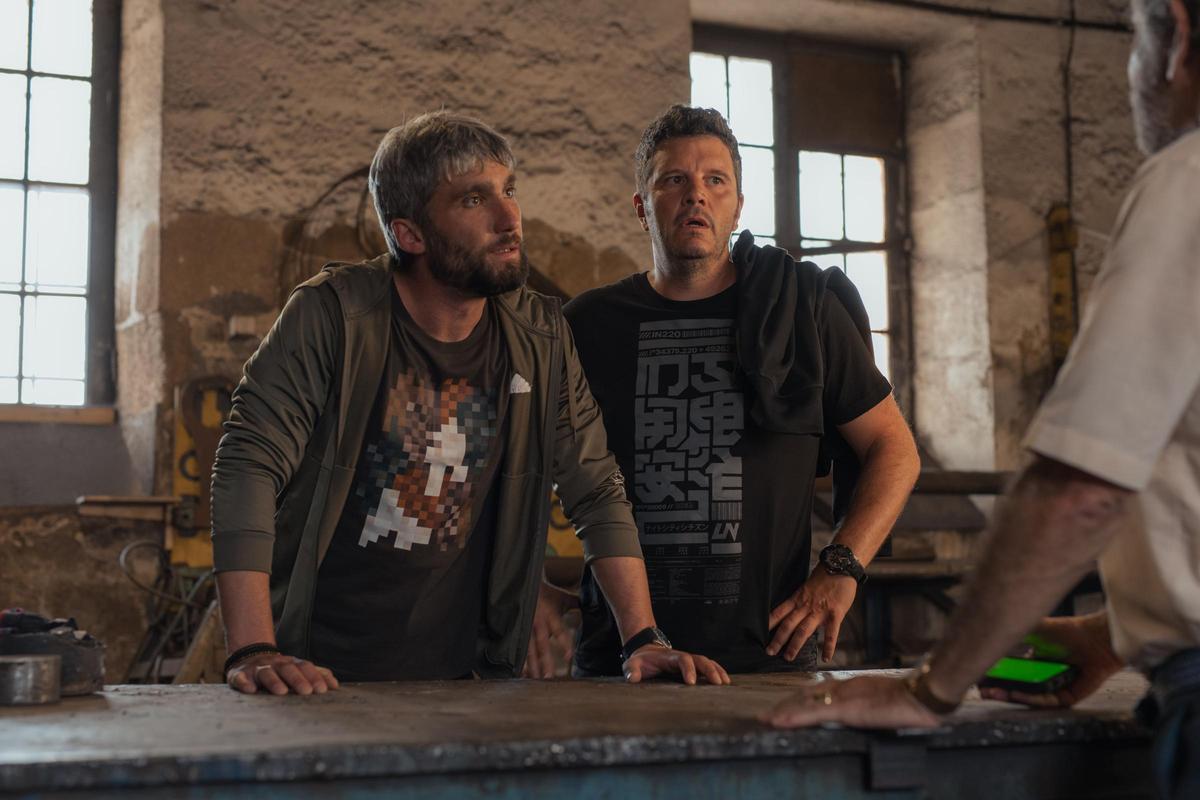 Los gallegos Chechu Salgado y Xosé Antonio Touriñán, en la segunda temporada de 'Clanes'.