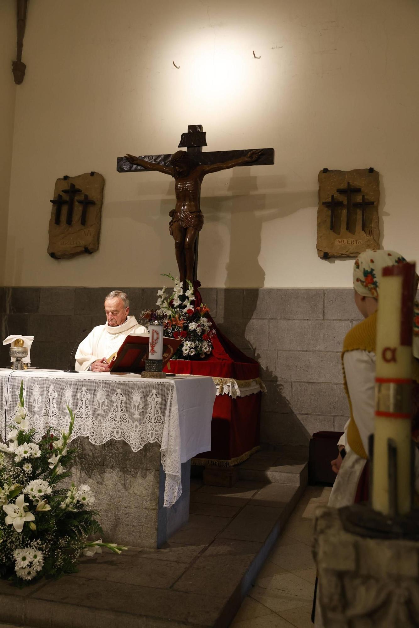 Monteana y Cenero lloran al joven fallecido en un fatal accidente de tráfico (en imágenes)