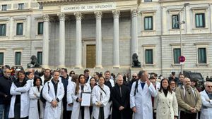 Asociaciones de sindicatos médicos frente al Congreso