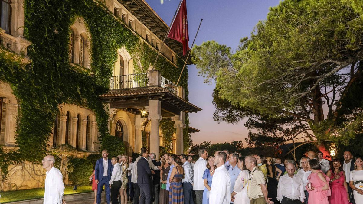 Imágenes de las recepciones oficiales de los Reyes en Marivent