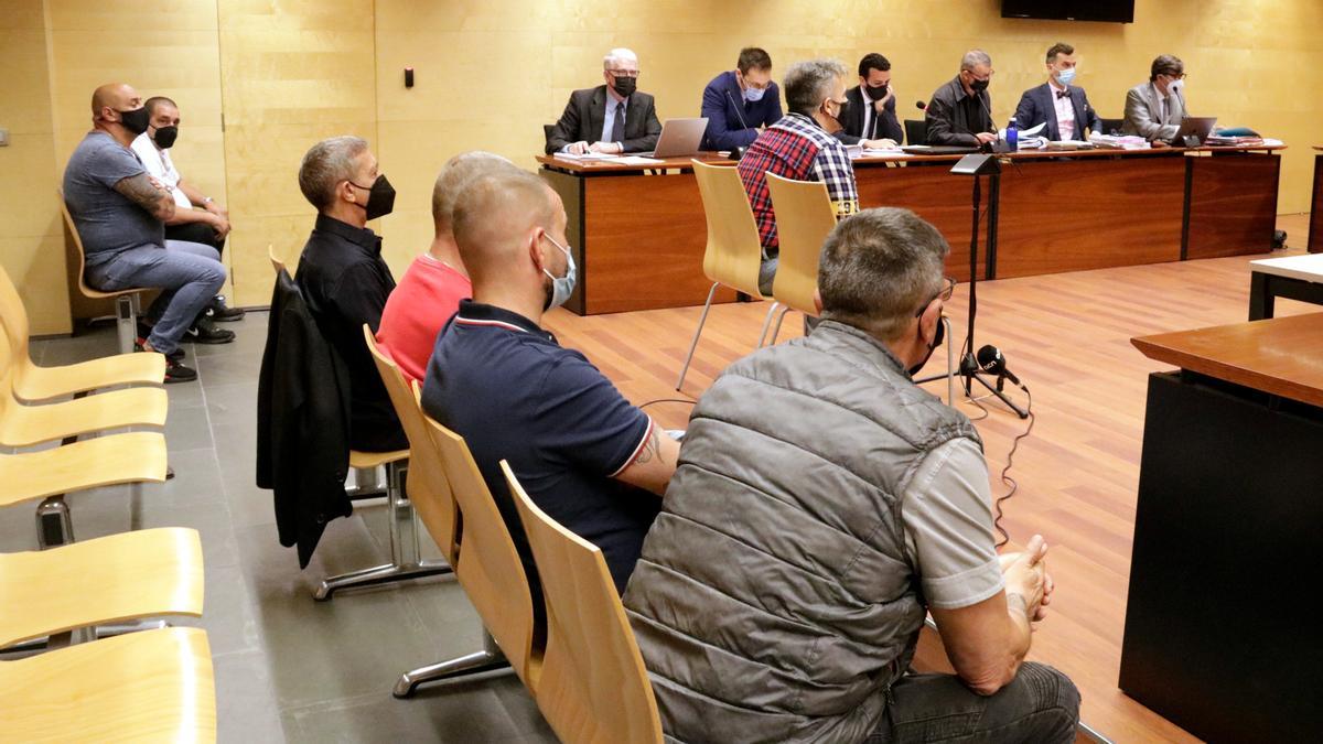 Un dels acusats declara durant l'última sessió del judici pel cas Paradise a l'Audiència de Girona.