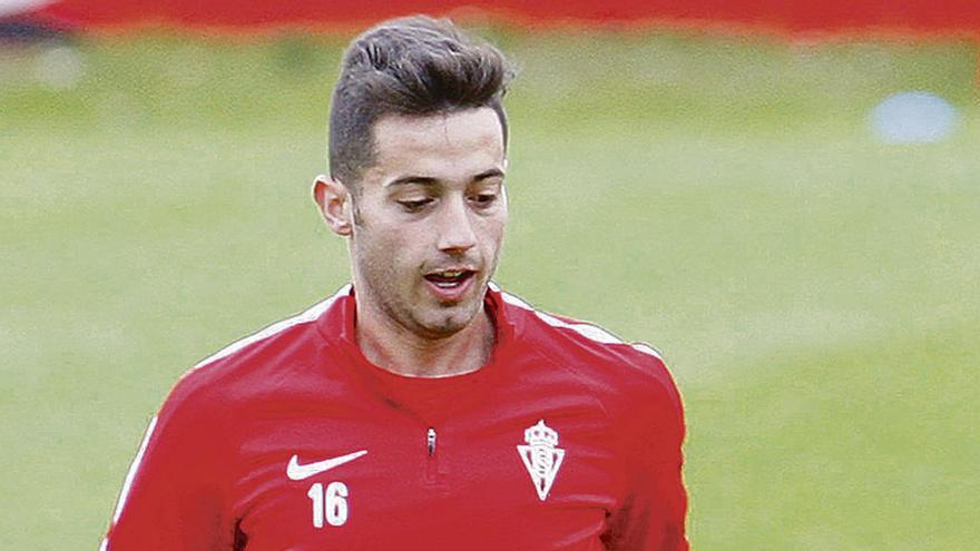 Jony controla un balón en el entrenamiento de ayer en Mareo.