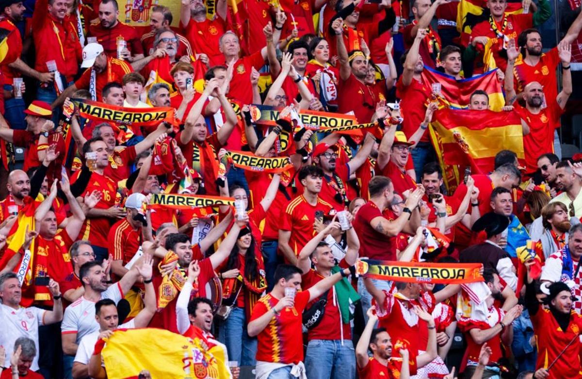 La afición española en el partido ante Croacia en Berlín