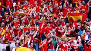 La afición española en el partido ante Croacia en Berlín