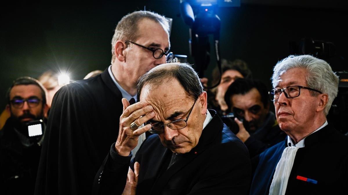 Condenado a seis meses un cardenal francés por ocultar abusos de un cura pederasta