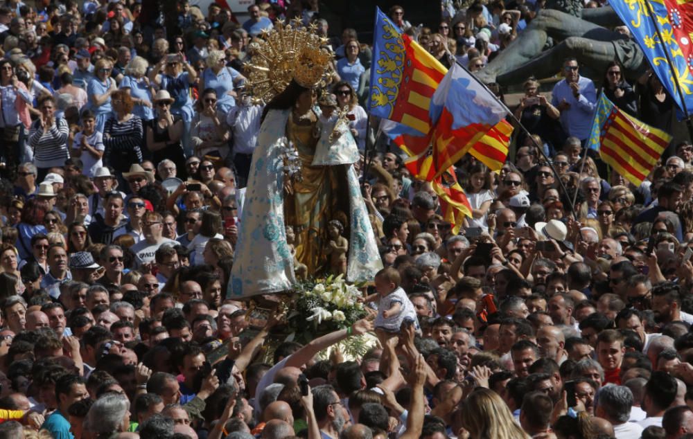 Día de la Virgen de los Desamparados: Traslado de la Mare de Déu