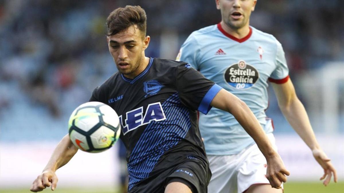 Munir juega en el Alavés cedido por el Barça