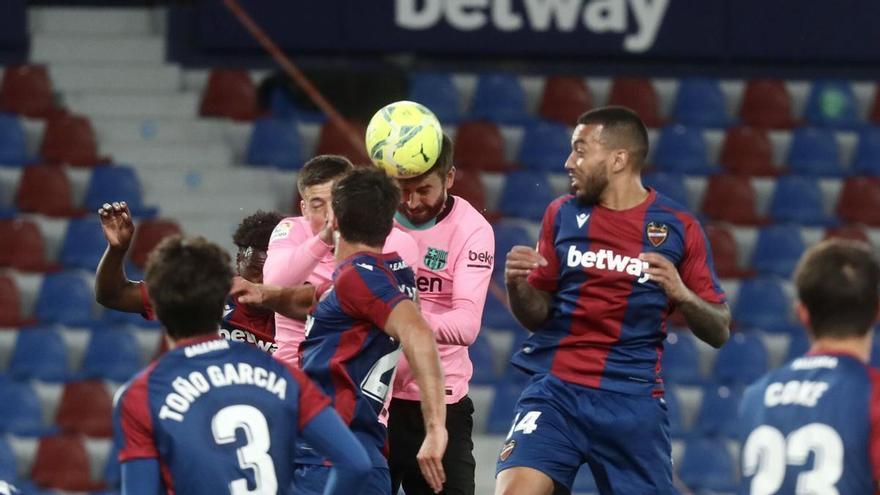 Sigue en directo el Levante UD - Barcelona CF