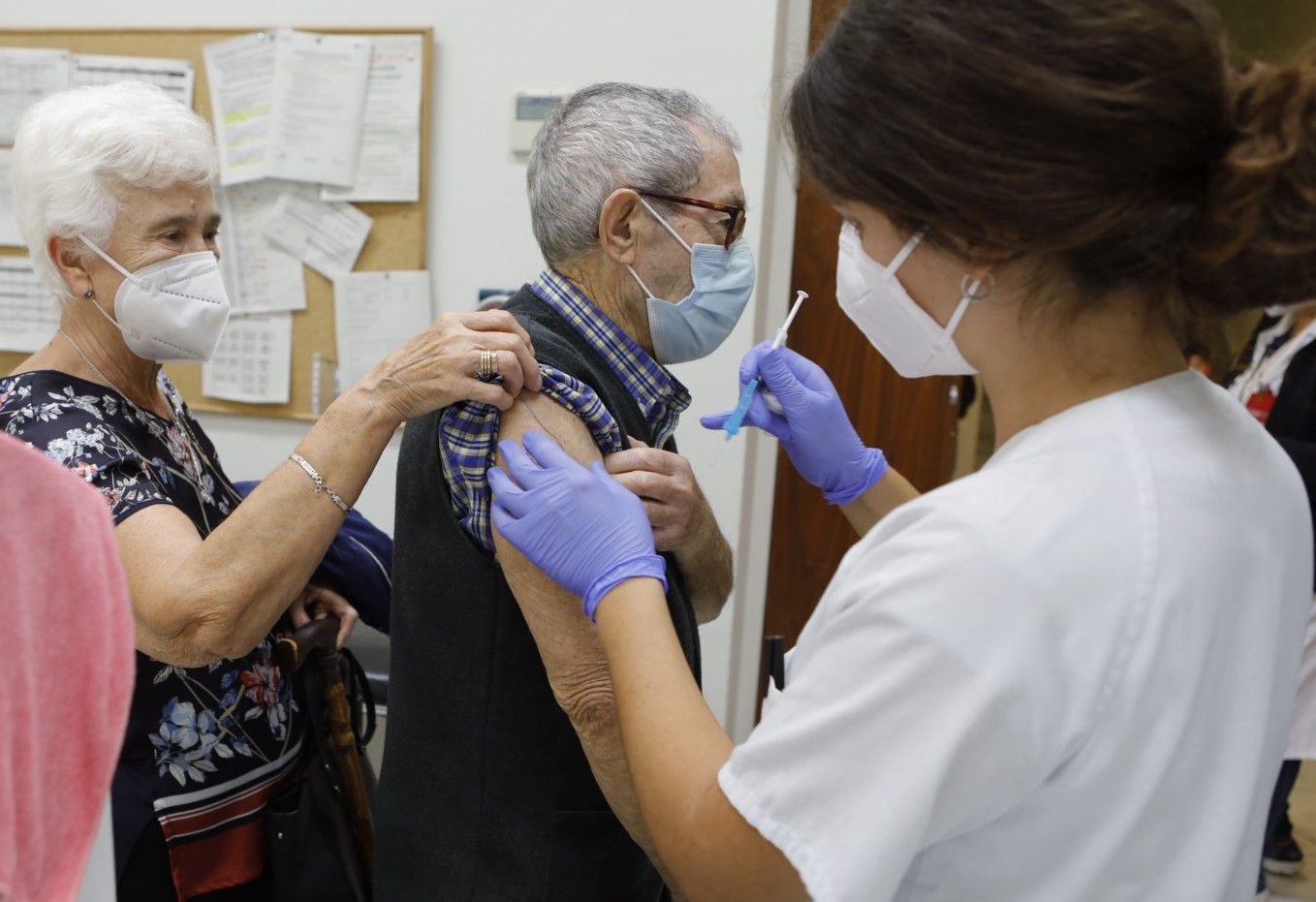 Doble vacunación en Alcoy contra la gripe y el covid