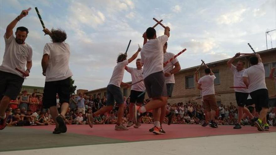 Los danzantes rendirán homenaje a sus miembros fallecidos este año