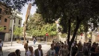 L'escultura que parla: S'inaugura la "Metralla" que recorda els morts manresans de la Guerra Civil