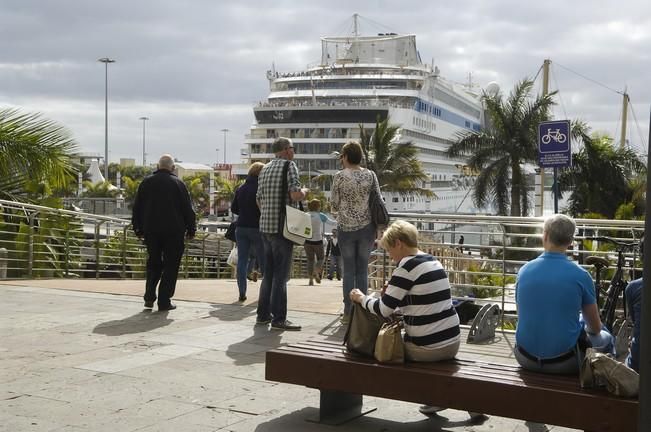 Cruceros atracados en el muelle Santa Catalina, 12 de marzo de 2016