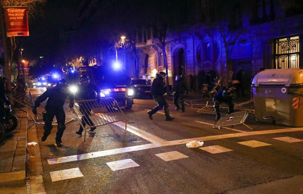 Càrregues policials a Barcelona