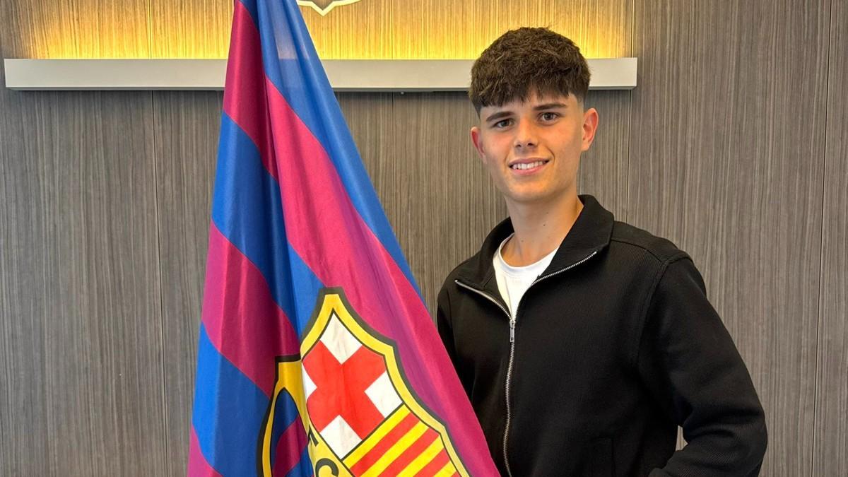 Unai Balmon está feliz de continuar en el Barça