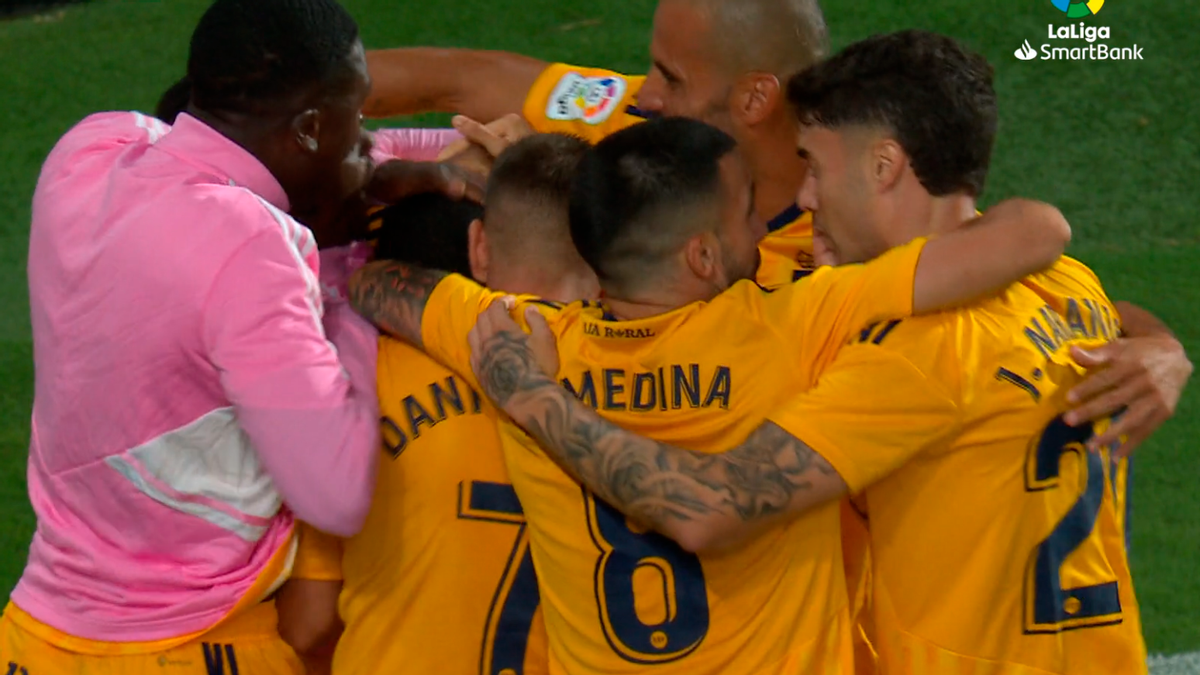 CARTAGENA-PONFERRADINA : Golazo de Derik Lacerda para la Ponferradina frente al Cartagena