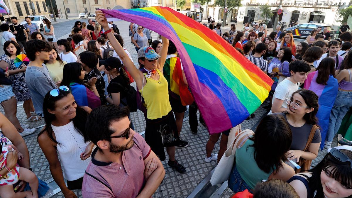 Alcoy reivindica a las personas trans en el Día del Orgullo