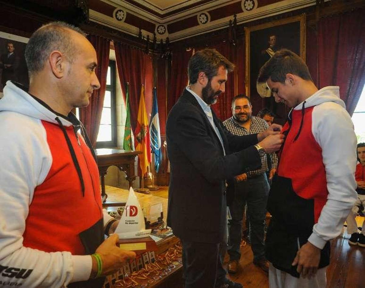 Vilagarcía reconoce a sus nuevos héroes