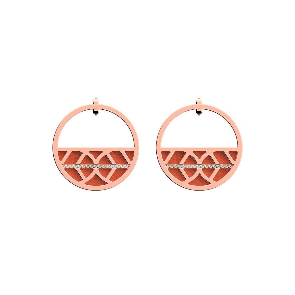 Pendientes de aro Faucon 30 mm Acabado dorado rosa con el cuero en naranja de Les Georgettes. (Precio: 77 euros)