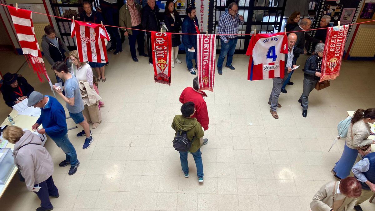 Votaciones en Gijón, en el Colegio Laviada