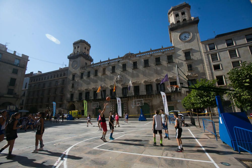 El baloncesto toma la calle en Alicante