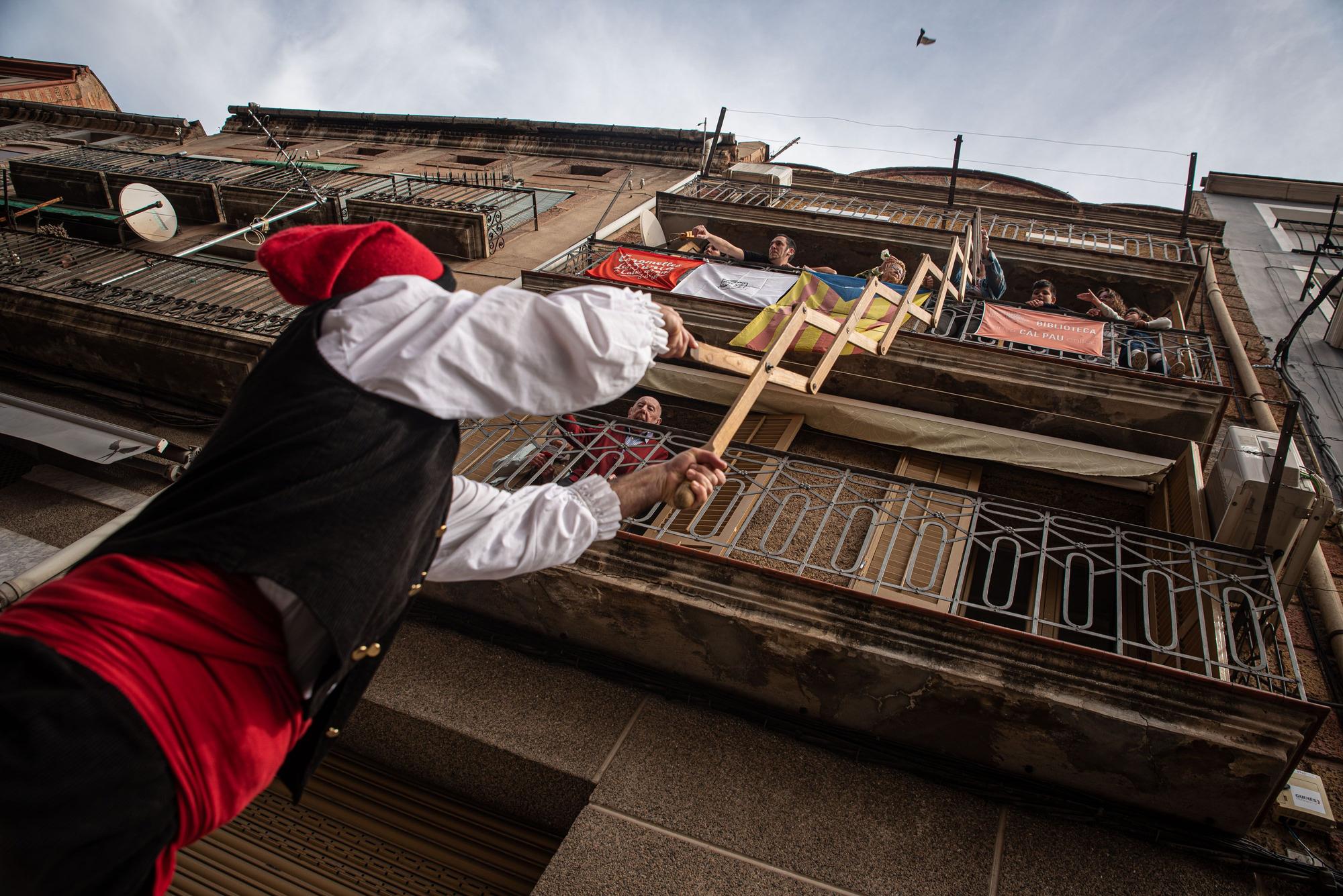 Els caramellaires omplen Súria de música, dansa i festa