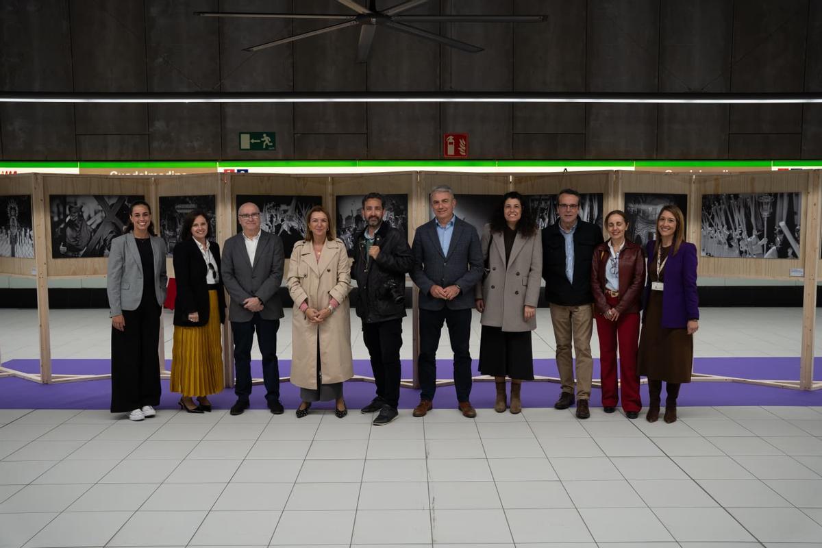 Metro de Málaga acerca la Semana Santa con una exposición de Lorenzo Carnero en Guadalmedina Metro de Málaga acerca la Semana Santa con una exposición de Lorenzo Carnero en Guadalmedina