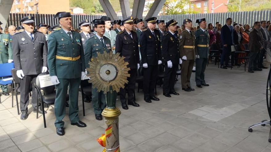 La Guardia Civil, puntal de &quot;seguridad y convivencia&quot;: así fue la celebración del Pilar en los cuarteles de Mieres y Langreo