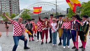 Buen ambiente entre españoles y croatas en las calles de Rotterdam