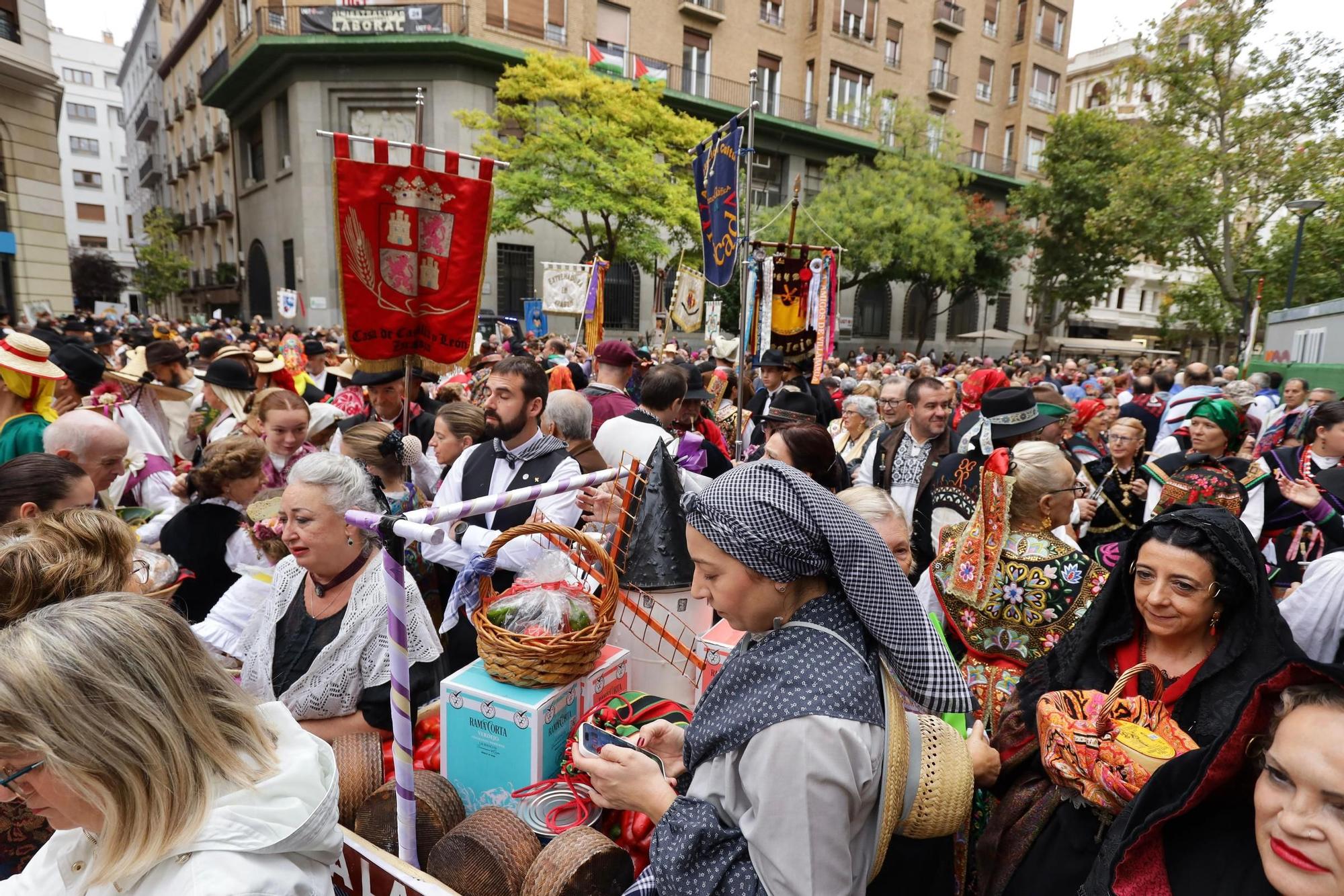 La Ofrenda de Frutos brilla un año más por el centro de Zaragoza