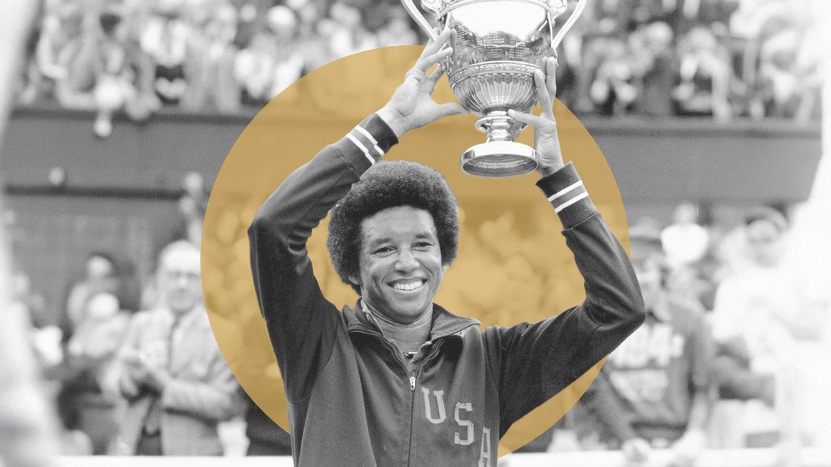 Ashe, con el trofeo en 1975
