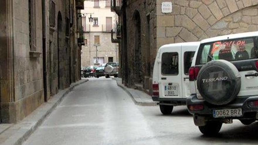 Els lavabos portàtils se situen al carrer de Llobera en la confluència amb la plaça de la Ribera, a la imatge