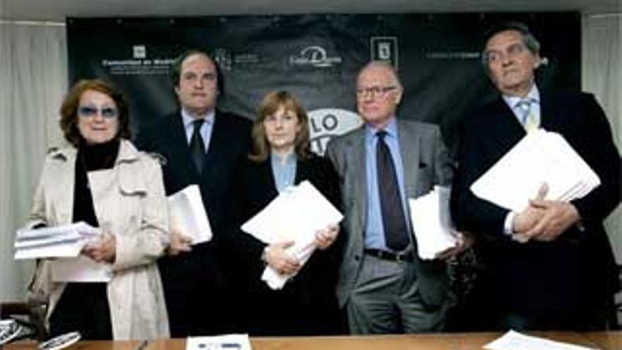 Un grupo de intelectuales reúne firmas contra la crispación política en España
