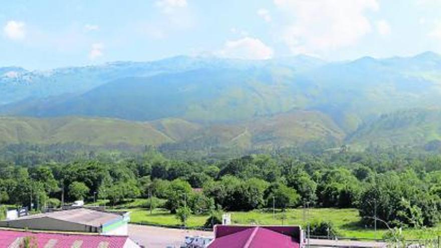 La sierra del Cuera vista desde la carretera.