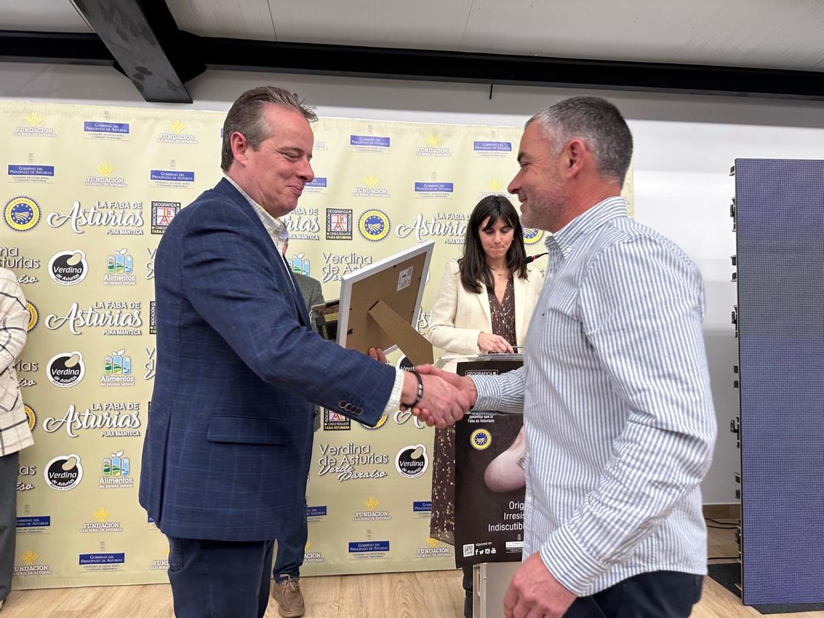 En imágenes: la gala de entrega de premios de la faba asturiana y la verdina, con sede en Luarca, derrocha ilusión