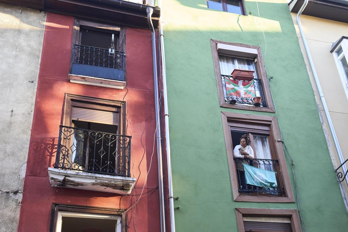 Imagen de archivo de un bloque de viviendas en País Vasco