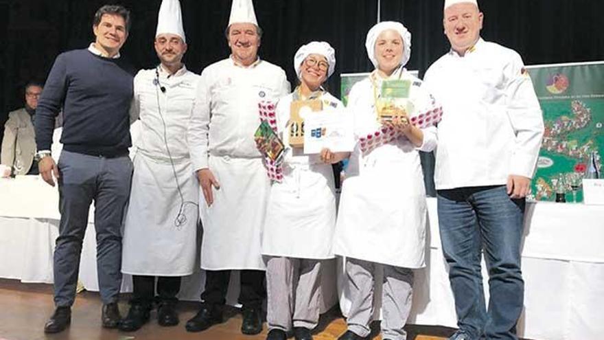 Dos alumnas del IES M. Àngels Cardona ganan  la segunda edición del Concurso de las Verduras