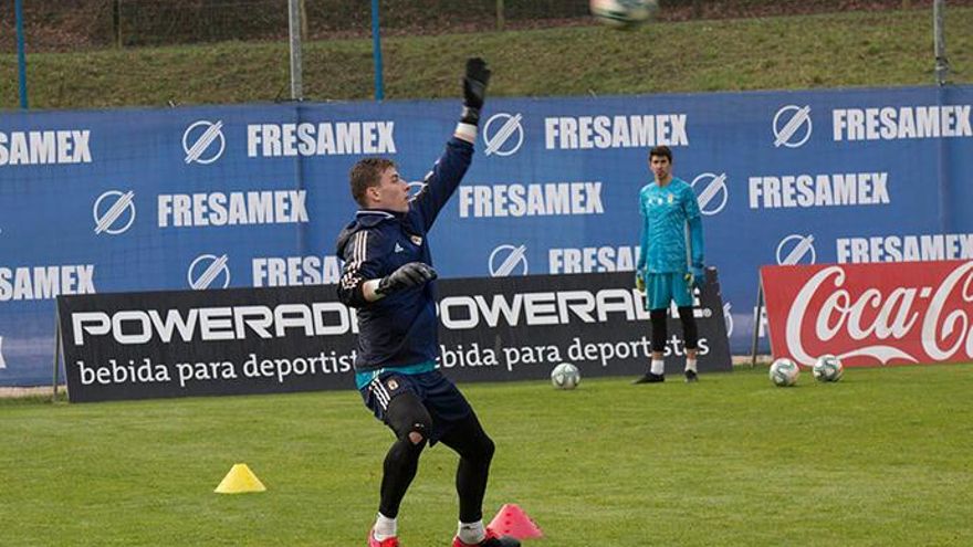 Lunin, en el entrenamiento de ayer en El Requexón.