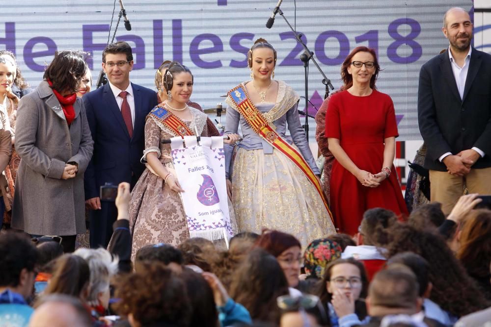 Entrega de estandartes de la Diputación a las Fallas