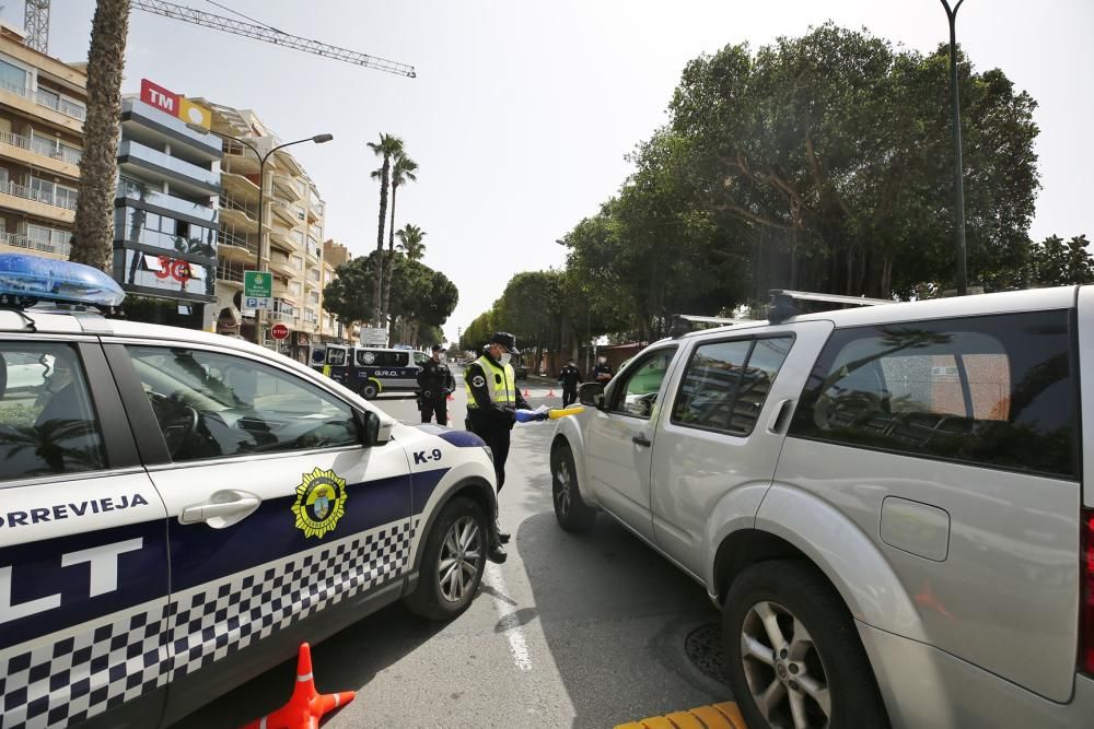 La Policía Local de Torrevieja impone cien multas por incumplir la cuarentena