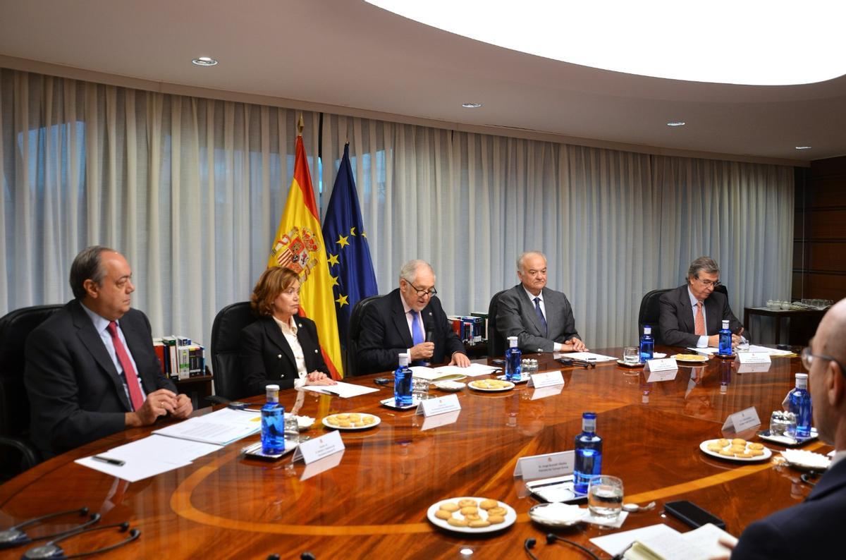 El presidente del TC y varios magistrados durante su reunión con la una delegación de la Comisión de Libertades Civiles, Justicia y Asuntos de Interior (LIBE) del Parlamento Europeo.
