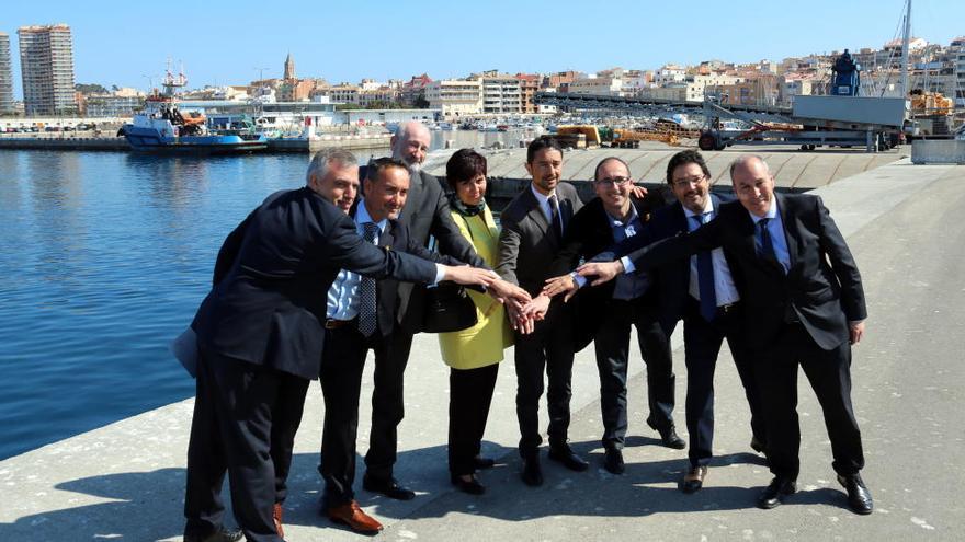 El conseller Damià Calvet amb els representants de la Costa Brava Cruise Ports