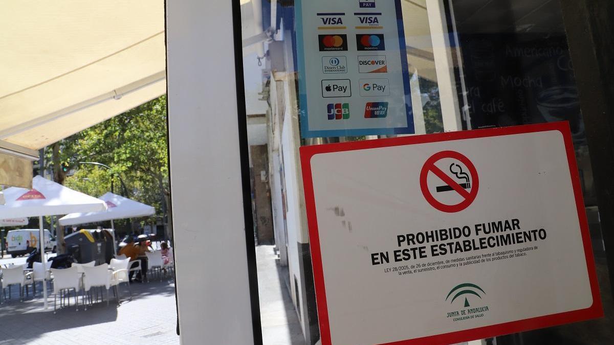 prohibido fumar en este establecimiento