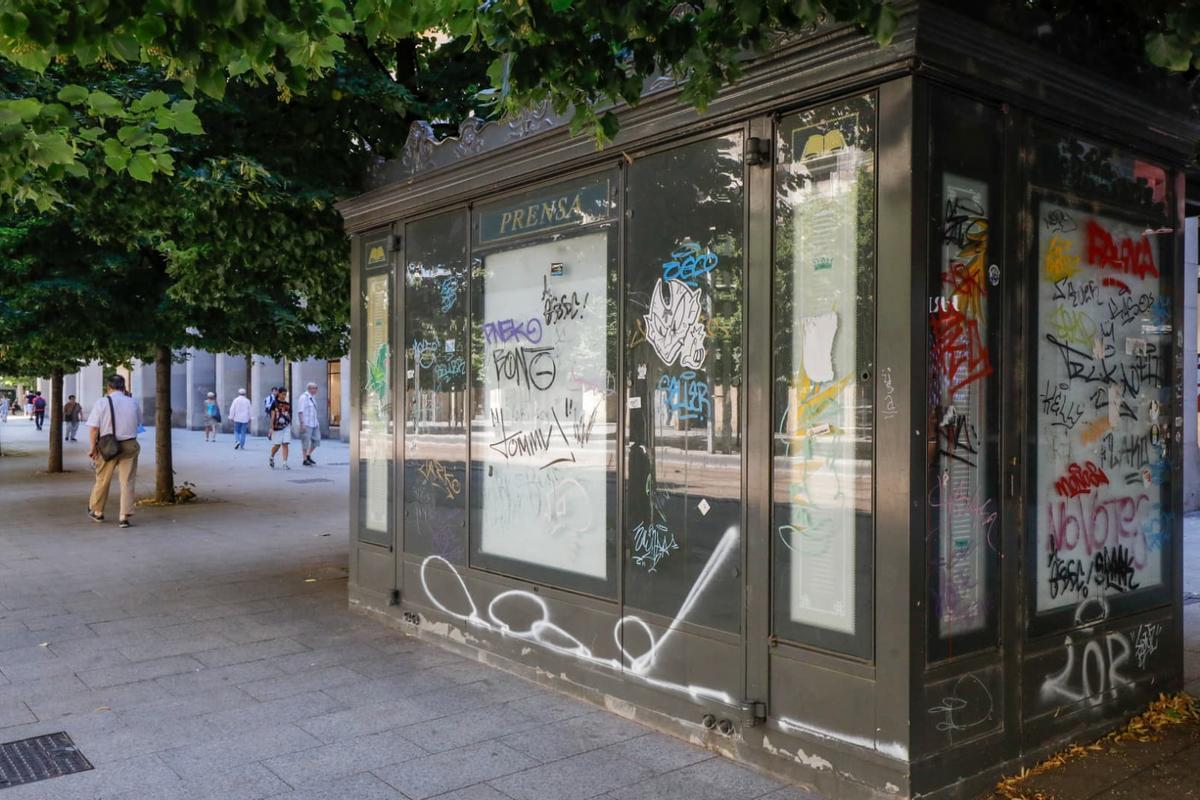 En la actualidad los quioscos están llenos de pintadas.